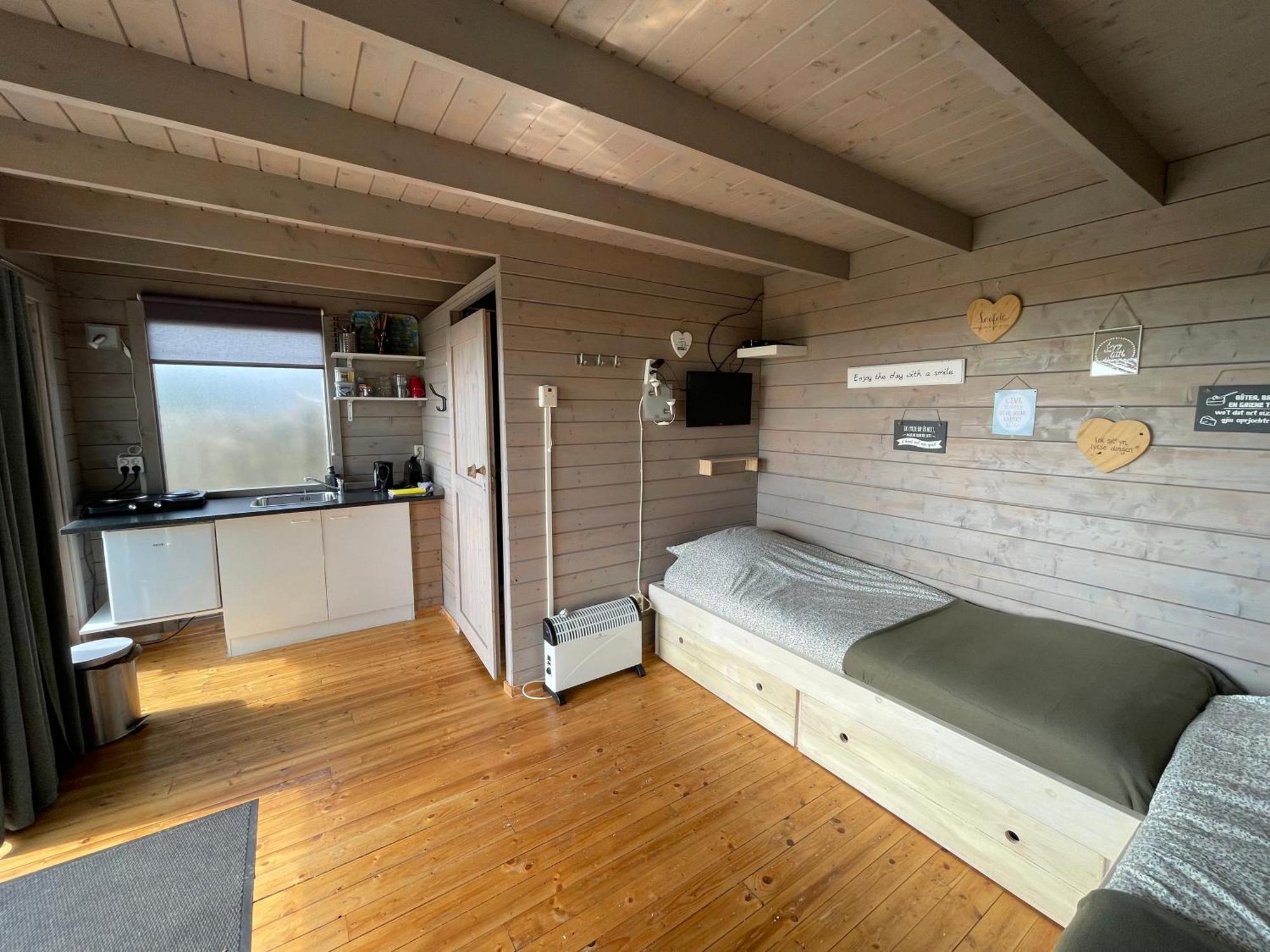Logeerboerderij De Salix Villa Hitzum Kültér fotó